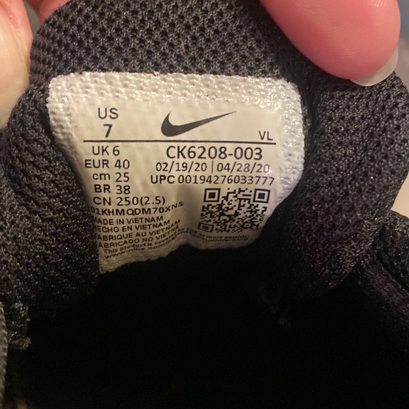 Nike Turf Shoes - Picture 5 of 5